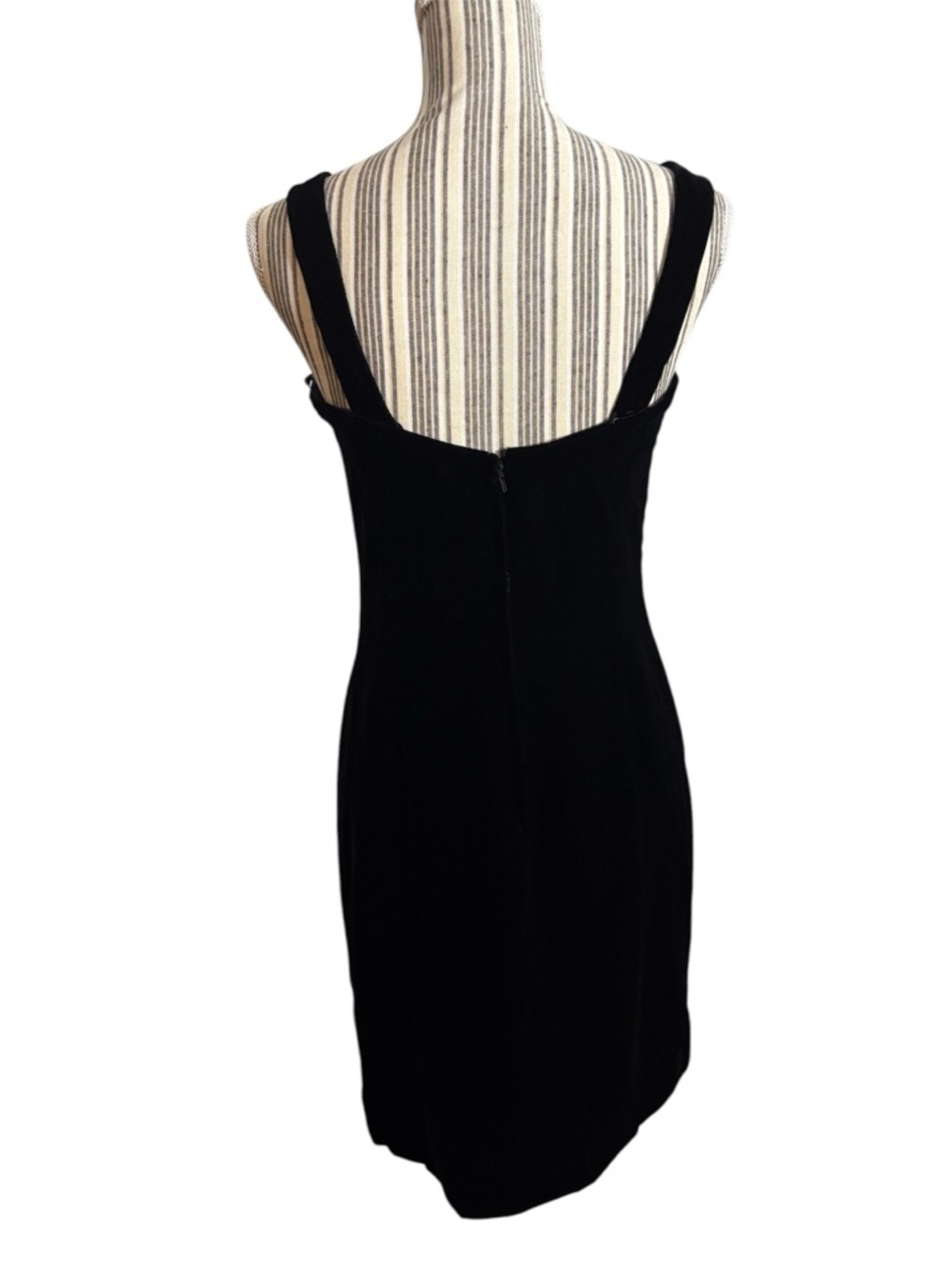 Victor Costa Black Velvet Sheath Dress Size 6 Vintage Made USA Classic Cocktail - Picture 3 of 7